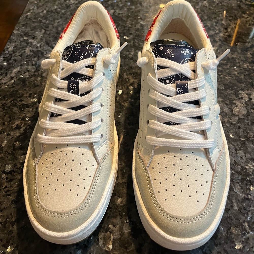 Vintage Havana brand new never worn size 7